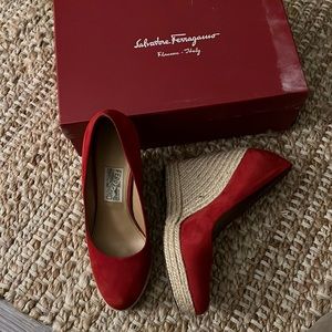 Salvatore Ferragamo Bernie Espadrilles Wedges in red Suede 10cm